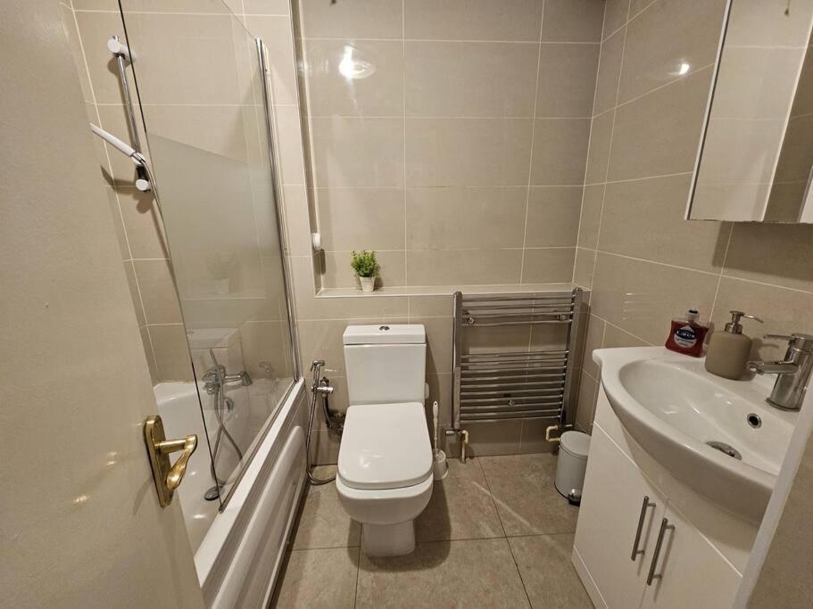 Lovely Flat Close To Shepherd'S Bush Apartamento Londres Exterior foto