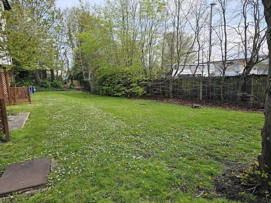 Lovely Flat Close To Shepherd'S Bush Apartamento Londres Exterior foto